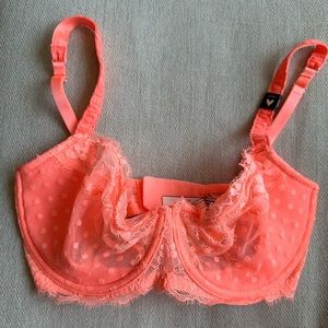 Victoria’s Secret Bra NWT 32DDD